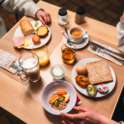 Buffet petit-déjeuner - Adultes (Cool Corner)