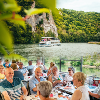 Repas à quai + Croisière Dinant-Freÿr - Bateau Le Sax (min. 30 pers.)